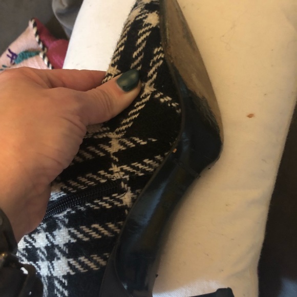 Authentic Burberry stiletto boot. - Picture 3 of 4